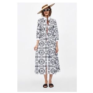 NWT Zara Tunic with contrasting embroidery XS